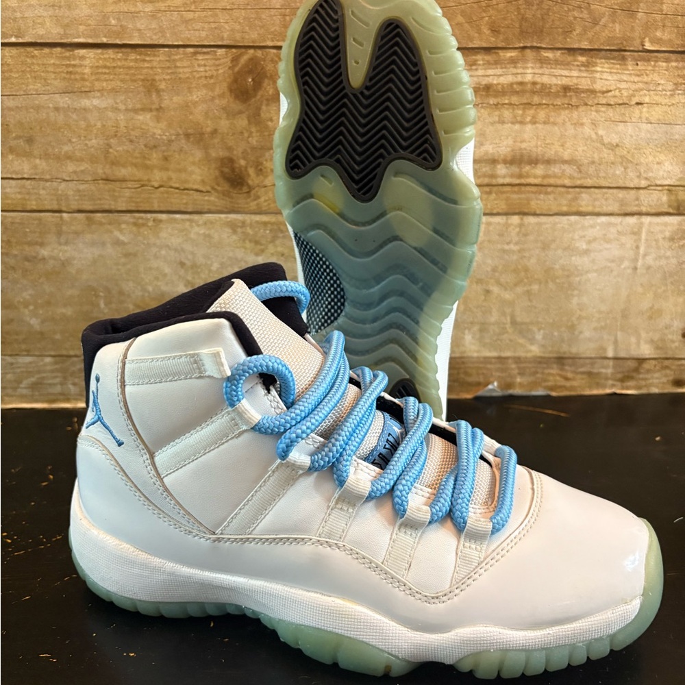 Jordan 11 Legend Blue shoes